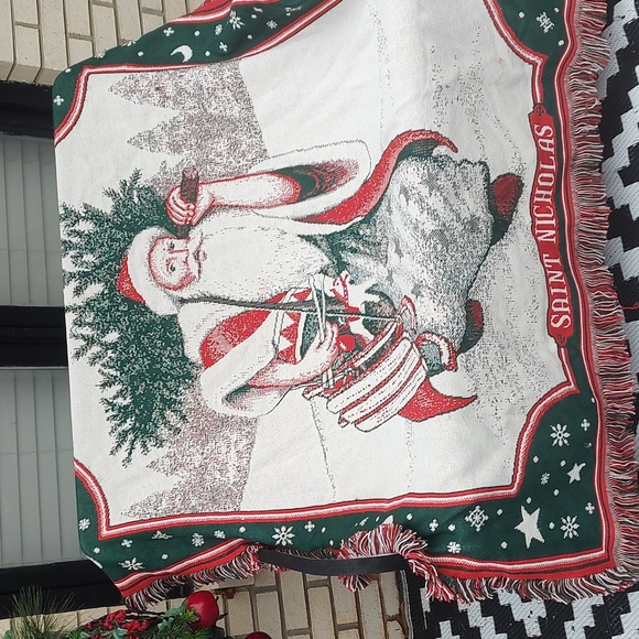 Santa Blanket - Picture 2 of 5